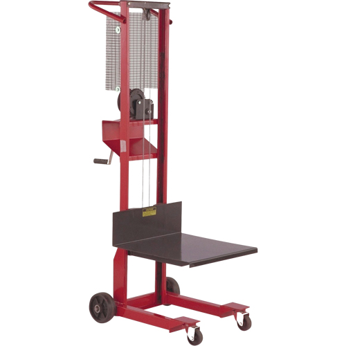 Empileur &agrave; plateforme, M&eacute;canisme Treuil manuel, Capacit&eacute; de 500 lb, Levage max de 54" WestPier