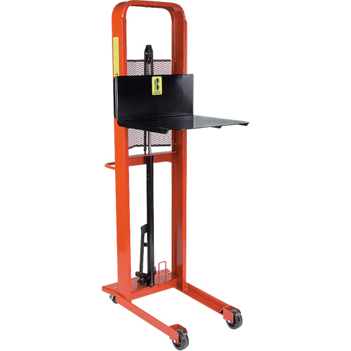 Gerbeur hydraulique &agrave; plateforme, M&eacute;canisme Pompe au pied, Capacit&eacute; de 1000 lb, Levage max de 80" WestPier
