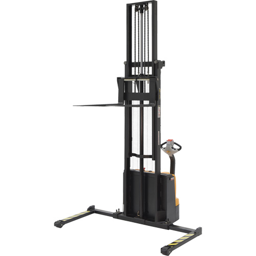 Gerbeur &agrave; m&acirc;t double, Fonctionnement &eacute;lectrique, Capacit&eacute; 2200 lb, Lev&eacute;e max 150" WestPier