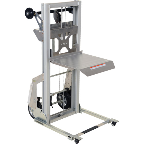 Appareil de levage portatif en aluminium, M&eacute;canisme Pompe au pied, Capacit&eacute; de 200 lb, Levage max de 61" WestPier