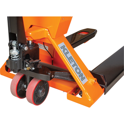 Transpalette &agrave; balance num&eacute;rique, 44,5" lo x 27,75" la, Capacit&eacute; de 4400 lb WestPier