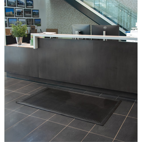 Tapis &agrave; profil bas, Caoutchouc, Grattoir Type, Motif Plein, 3' x 5', Noir WestPier