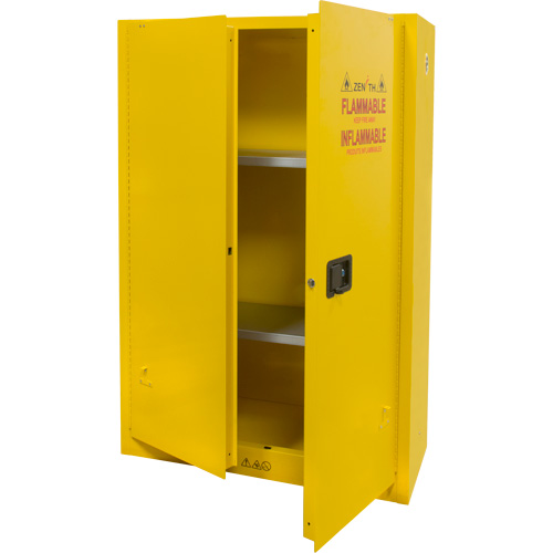 Armoire pour produits inflammables, 45 gal., 2 Porte(s), 43" La x 65" h x 18" p WestPier