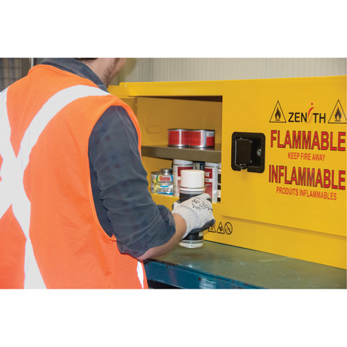 Armoire pour produits inflammables, 12 gal., 2 Porte(s), 43" La x 18" h x 18" p WestPier