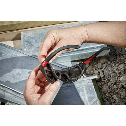 Lunettes de s&eacute;curit&eacute; performantes avec joint, Lentille Noir, Polaris&eacute;, R&eacute;pond ou surpasse la norme CSA Z94.3 WestPier