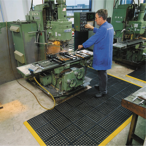 Cushion-Ease&reg; 550 Interlocking Anti-Fatigue Mat, Slotted, 3' x 3' x 3/4", Black, Rubber WestPier