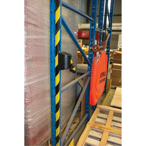 Barri&egrave;re murale magn&eacute;tique avec bande magn&eacute;tique, Plastique, Fixation magn&eacute;tique, 15', Ruban Noir et jaune WestPier
