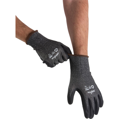 Gants &eacute;cologiques, l&eacute;gers, et r&eacute;sistants &agrave; la coupe, &agrave; haute dext&eacute;rit&eacute;, Taille 9, Calibre 21, Rev&ecirc;tement Mousse de nitrile, Enveloppe en Acier inoxydable/PEHP/rPET, ASTM ANSI niveau A5 WestPier