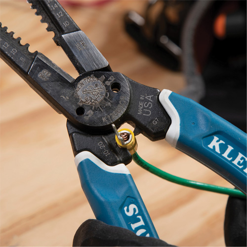 Outil polyvalent Klein-Kurve pour d&eacute;nuder, couper et sertir les fils, 8-1/4" lo, 8 - 20 AWG WestPier