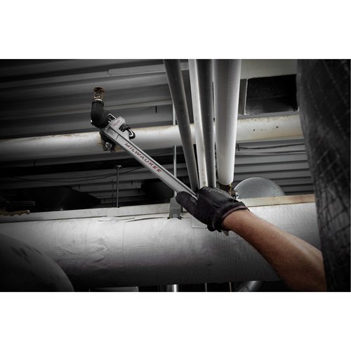 Cl&eacute; &agrave; tuyau avec manche Powerlength, Cap des m&acirc;choires 1-1/2", Longueur 10" WestPier
