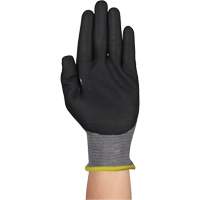 Gants r&eacute;sistants &agrave; la coupe HYFLEX 11-584, Taille 5/2T-petit, Calibre 21, Rev&ecirc;tement Mousse de nitrile, Enveloppe en PEHP/Intercept, ASTM ANSI niveau A6/EN 388 niveau F WestPier