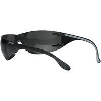 Lunettes de s&eacute;curit&eacute; Adapt Lite, Lentille Fum&eacute;e, Antibu&eacute;e/Anti-&eacute;gratignures, ANSI Z87+/R&eacute;pond ou surpasse la norme CSA Z94.3 WestPier