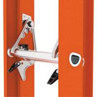BuildMan&reg; Extension Ladder, 300 lbs. Cap., 16' H, Grade 1A WestPier